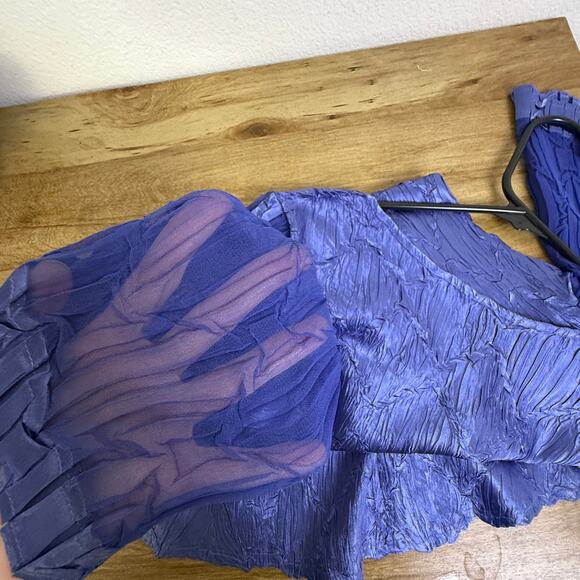 Komarov Crinkle Top Womens Large Blue Short Sleeve Shirt Sheer Holiday Sheen USA - Picture 8 of 8